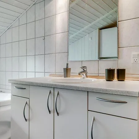 Gustava Holiday home Nedre Lysabild