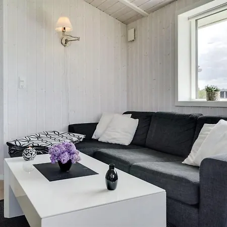 Gustava - 700m From The Sea By Interhome Semesterbostad