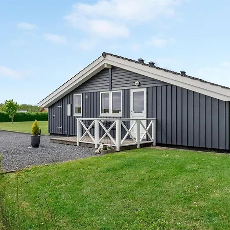 Gustava Holiday home Nedre Lysabild