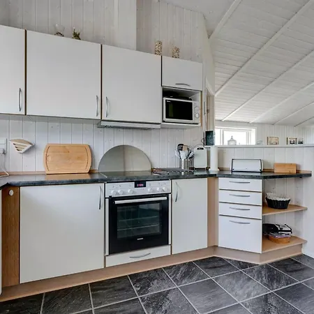 Gustava - 700m From The Sea By Interhome Semesterbostad