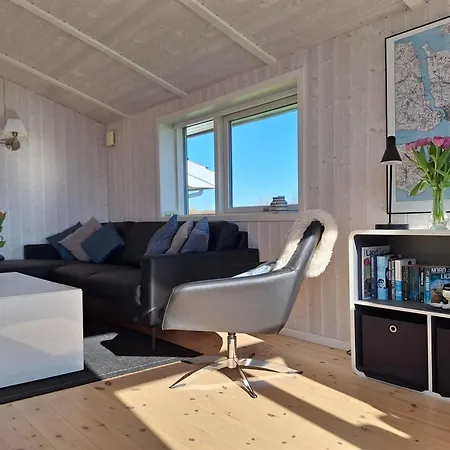 Semesterbostad Gustava - 700m From The Sea By Interhome *