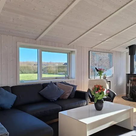 Gustava - 700m From The Sea By Interhome