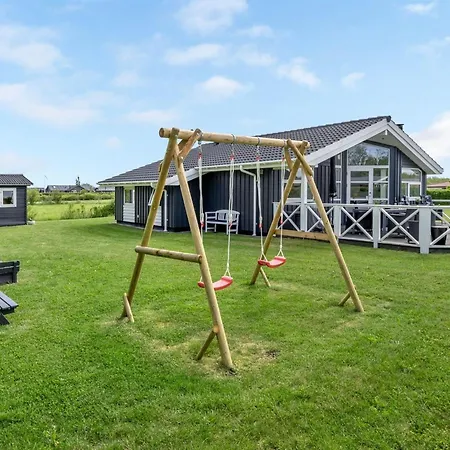 Gustava - 700m From The Sea By Interhome